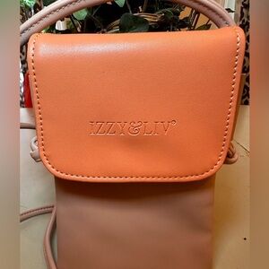 ⭐️Host Pick⭐️Super Cute NWOT IZZY & LIV - Small Crossbody
